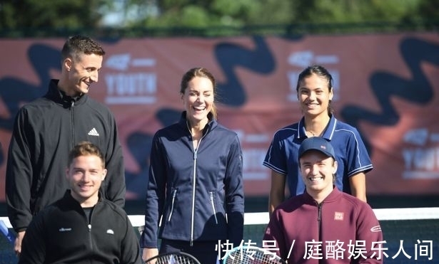 在羽毛球混 在羽毛球混